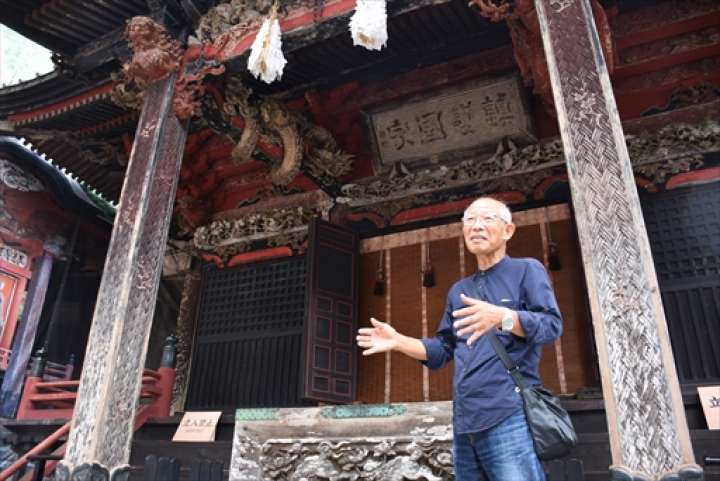 寺社建築総合調査の狙いを語る村田さん＝7月20日、榛名神社