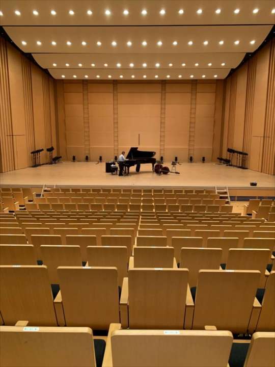 本番前の東京・小金井宮地楽器ホール