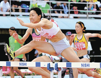 高校　陸上部　女子 ５選手が関東大会出場 鵠沼高校陸上部 | 藤沢 | タウンニュース